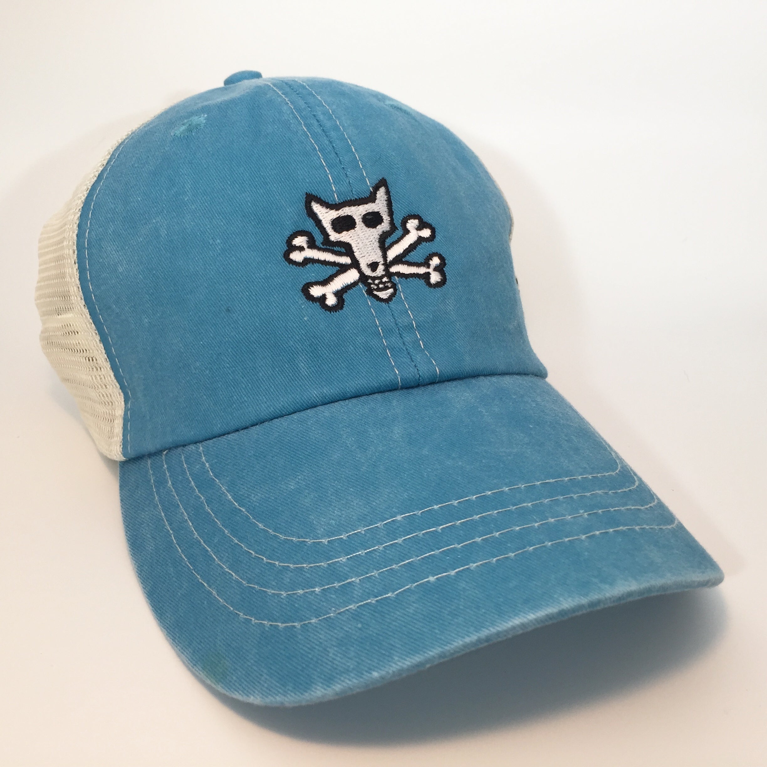 SALE Foxy's Skull & Bones Trucker Cap – Foxy's BVI